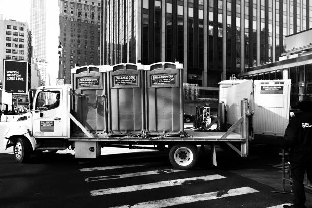 Best Porta potty delivery and setup  in Davis, CA